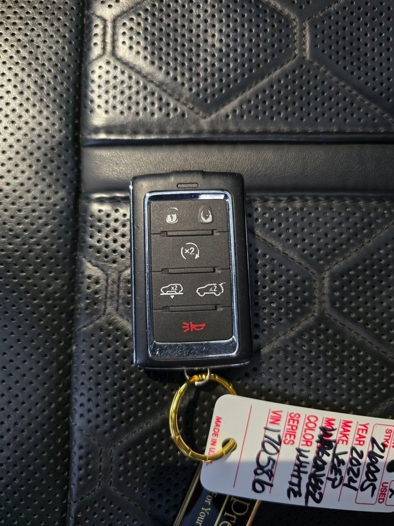 Used 2024 Jeep Grand Wagoneer L Series III AWD/4WD image 94