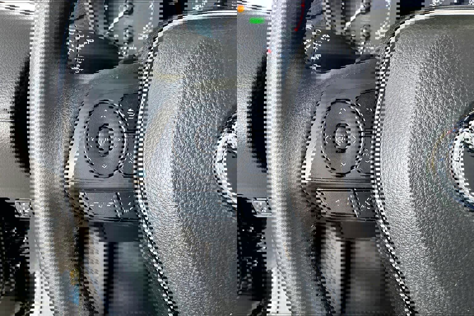 Used 2024 Toyota Corolla Cross SE image 22