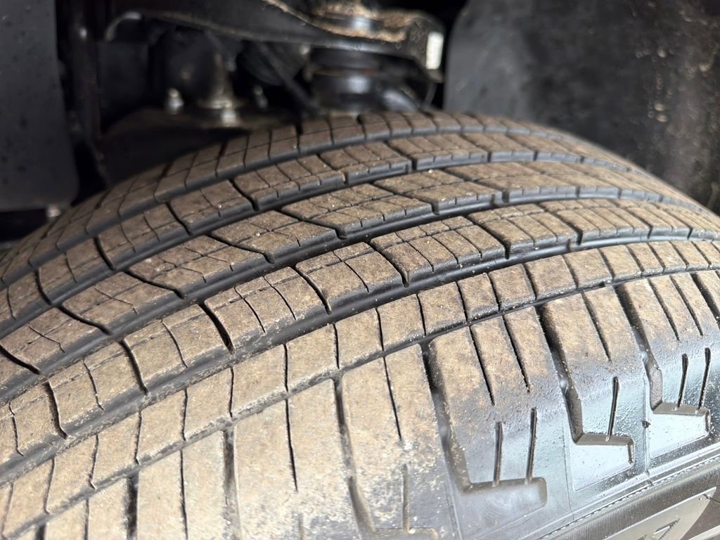 Used 2025 Nissan Frontier SV image 31