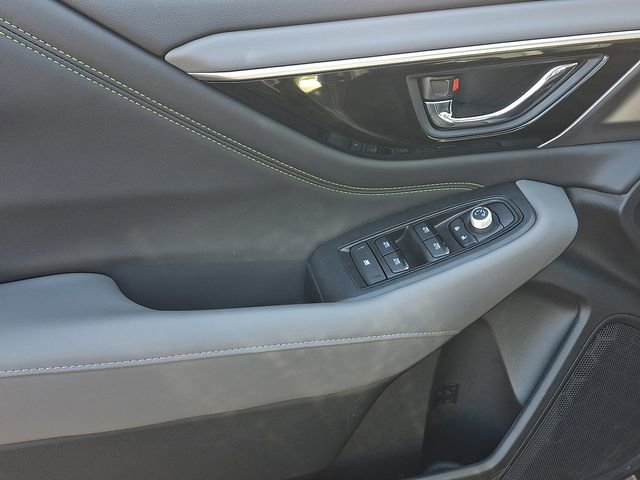 Used 2025 Subaru Outback Onyx Edition image 17
