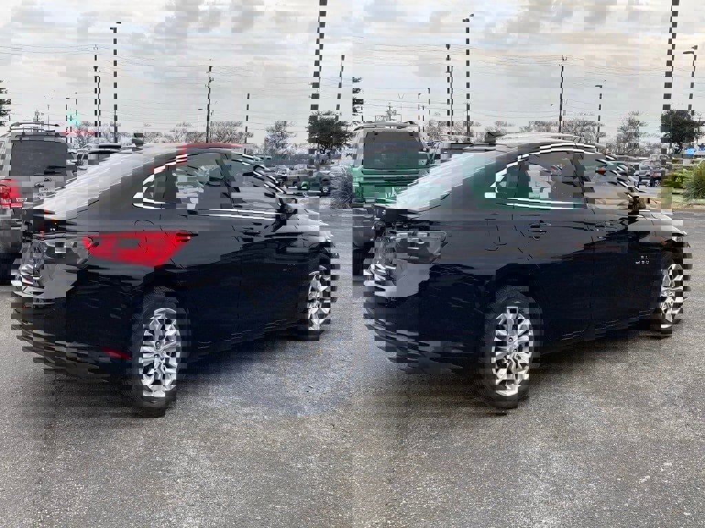 Used 2025 Chevrolet Malibu LT image 5