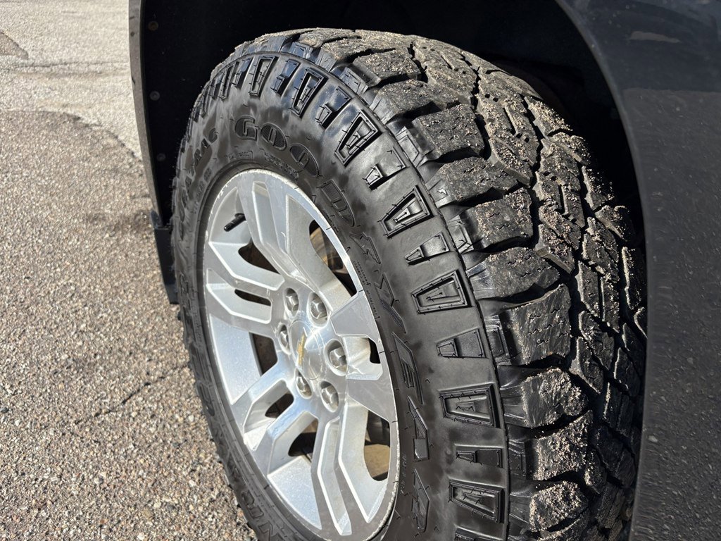 Used 2020 Chevrolet Suburban 4WD w/ Max Trailering Package image 22