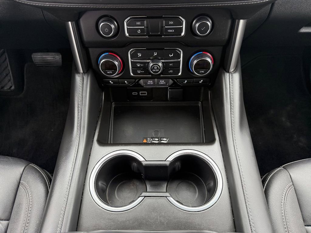 Used 2024 Chevrolet Tahoe Z71 w/ Luxury Package AWD/4WD image 14