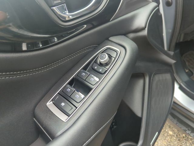 Used 2025 Subaru Outback Limited image 14