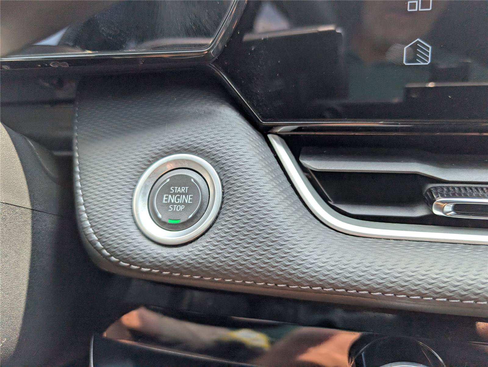 Used 2025 Chevrolet Equinox LT FWD image 26