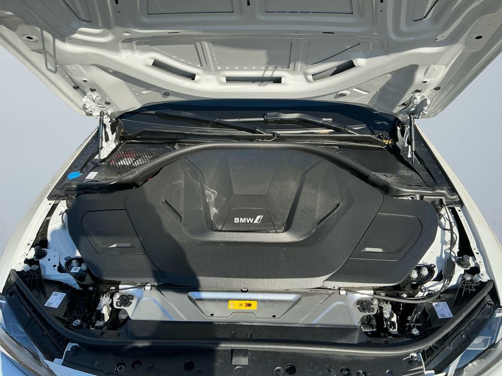 Used 2025 BMW i4 eDrive40 image 18