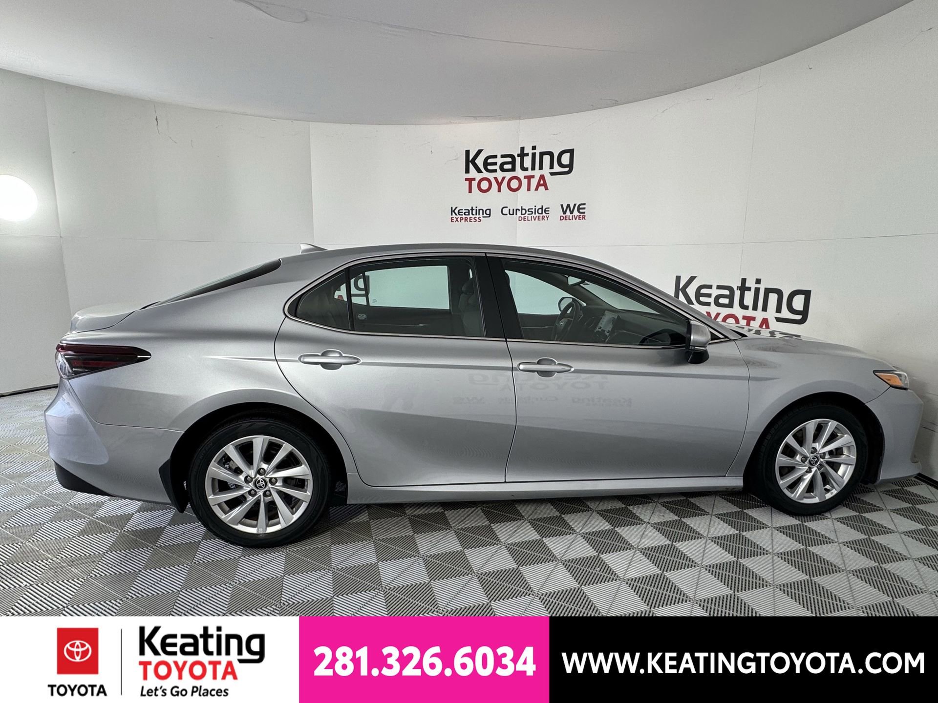 Used 2023 Toyota Camry LE w/ Convenience Package FWD image 5