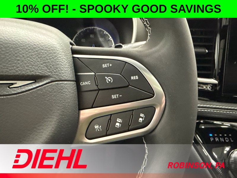 New 2027 Chrysler Pacifica Select w/ Family Tech Group FWD image 31