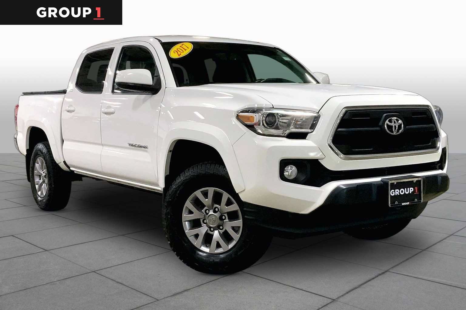 Certified 2017 Toyota Tacoma SR5 w/ Tow Package AWD/4WD image 3