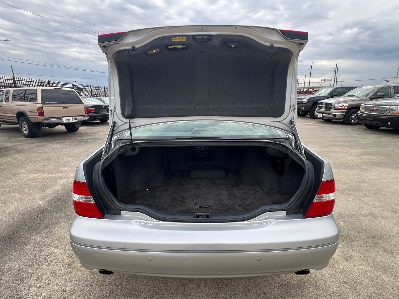 Used 2005 Lexus LS 430 image 24