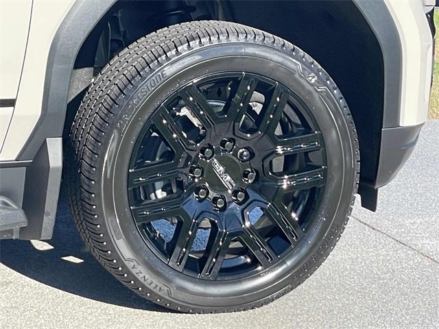 New 2026 GMC Sierra EV Elevation w/ LPO, Elevation Dark Package image 18