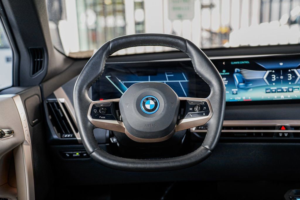 Used 2025 BMW iX xDrive50 w/ Premium Package image 12