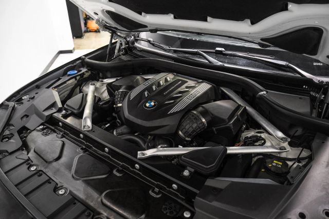 Used 2020 BMW X5 M50i AWD/4WD image 46