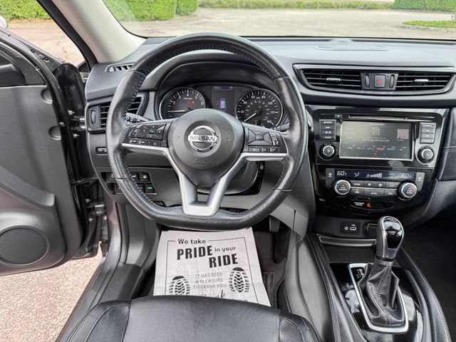 Used 2018 Nissan Rogue SL w/ Premium Package AWD/4WD image 16