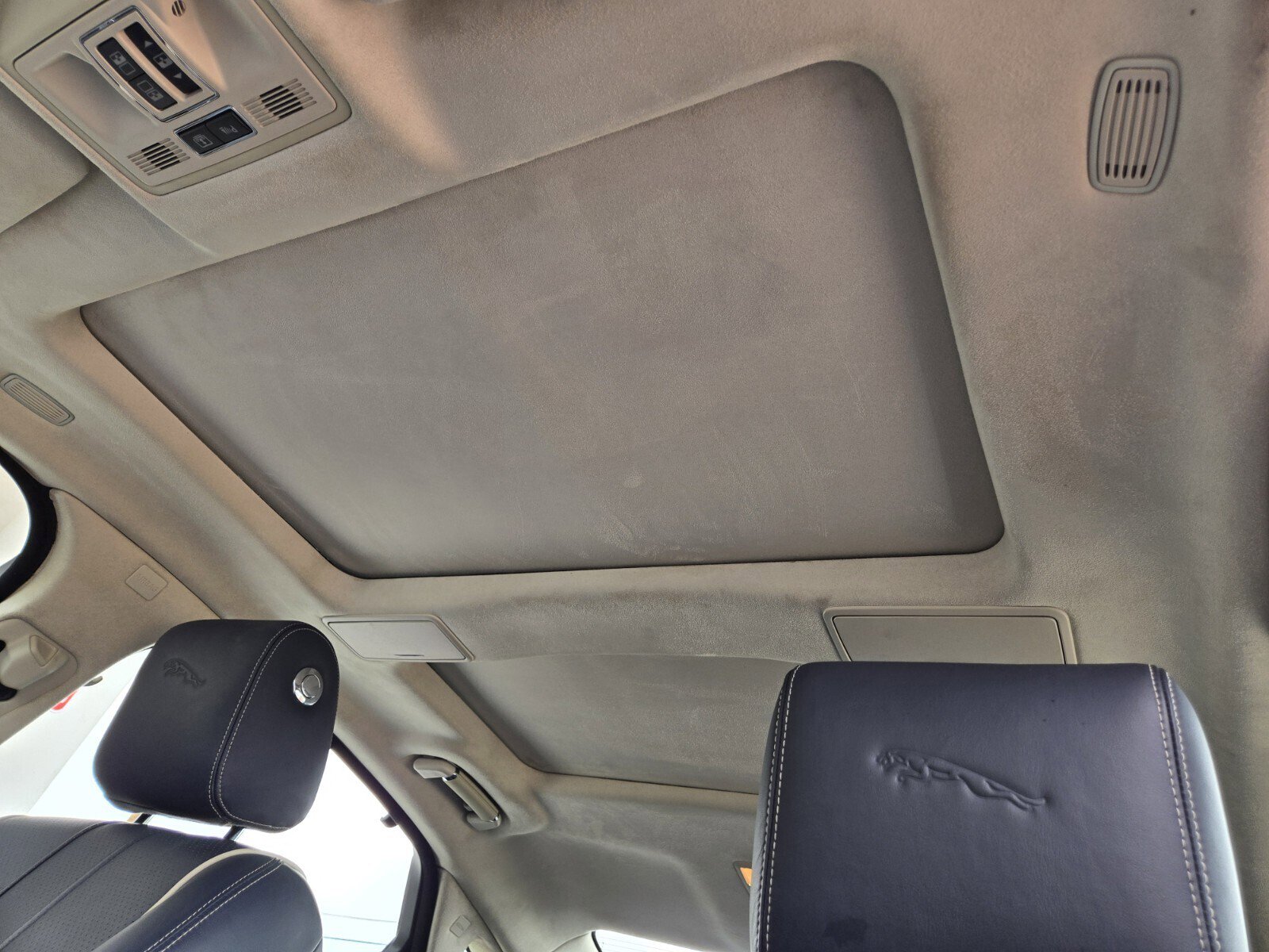 Used 2011 Jaguar XJ L image 8