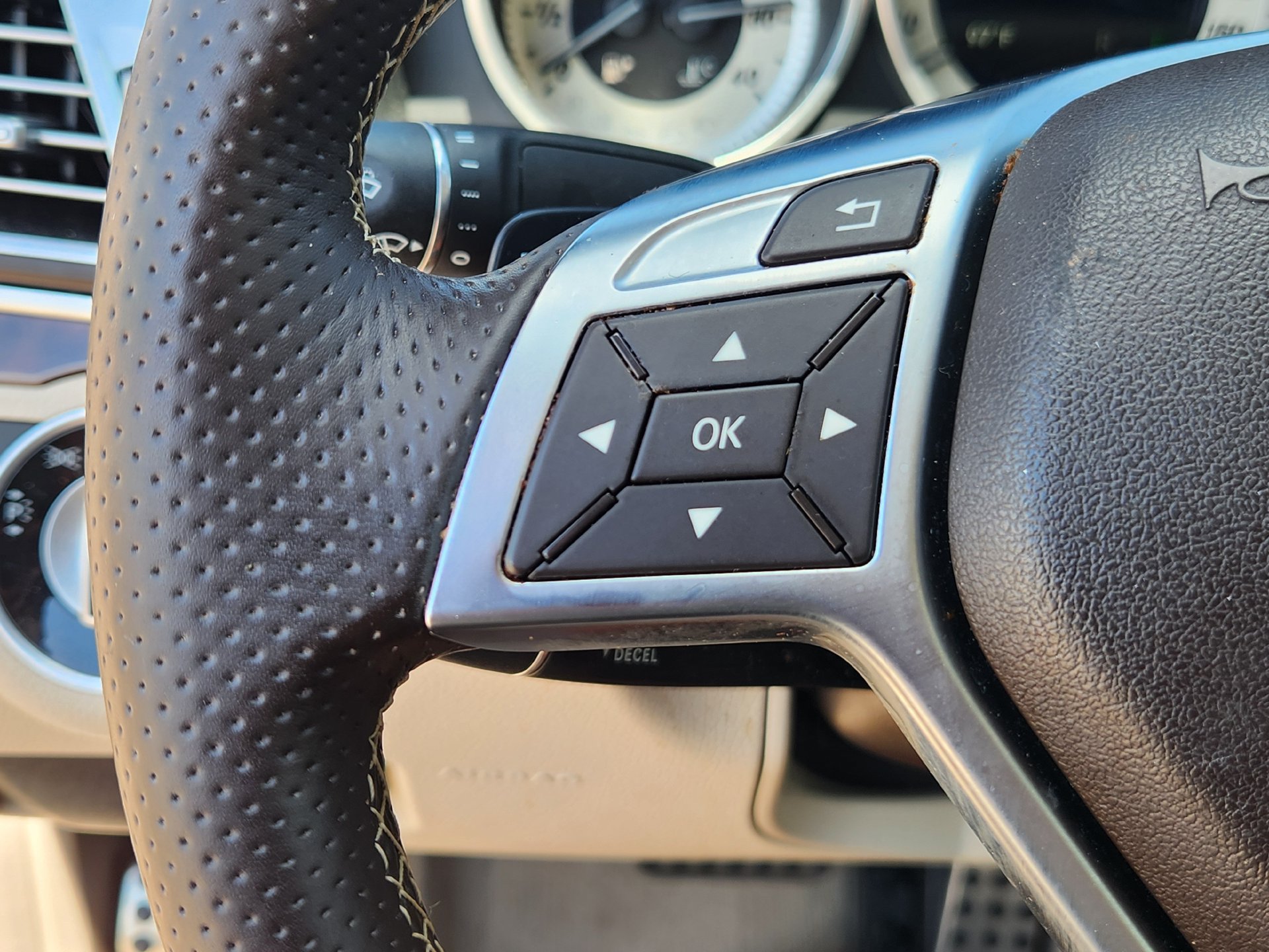 Certified 2016 Mercedes-Benz E 400 Cabriolet image 29