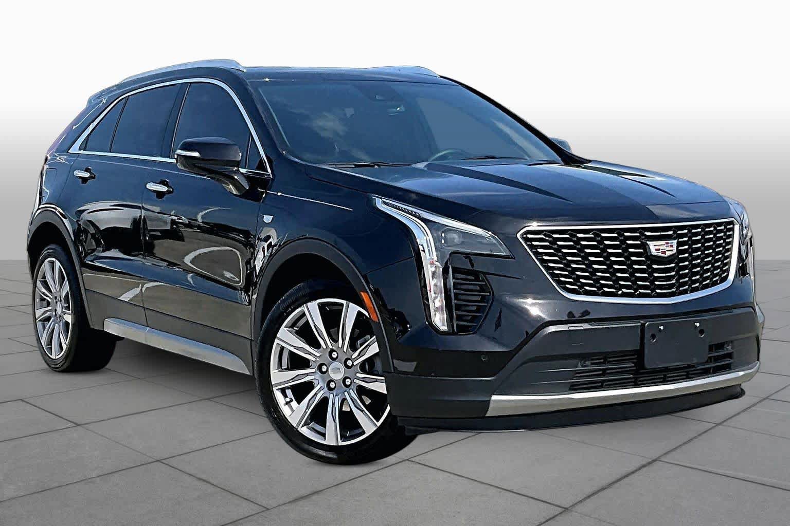 Used 2023 Cadillac XT4 Premium Luxury w/ Cold Weather Package FWD image 2