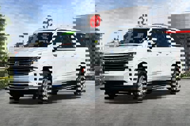 Used 2023 Chevrolet Suburban LT AWD/4WD image 9