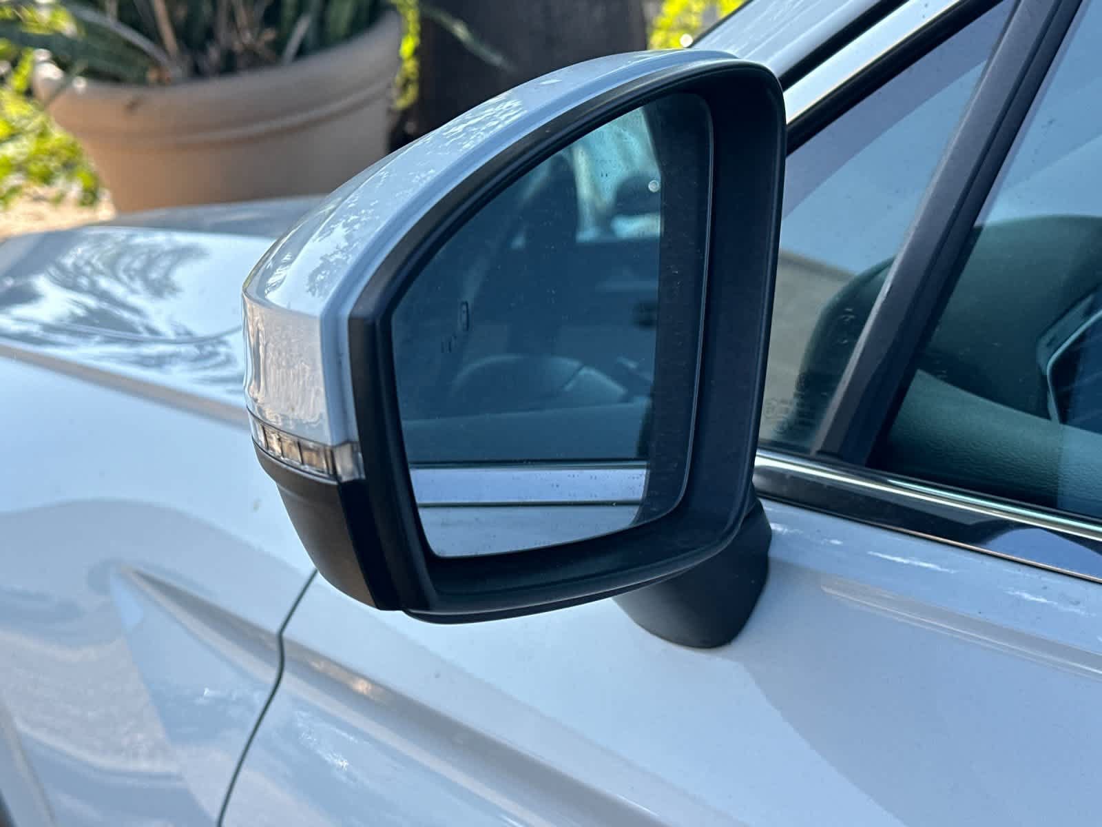 Used 2019 Volkswagen Tiguan SE w/ Panoramic Sunroof Package FWD image 8
