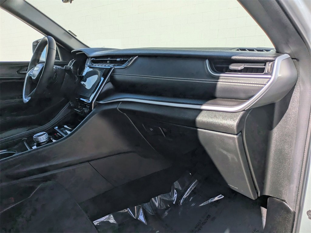 Used 2024 Jeep Grand Cherokee L Laredo image 34