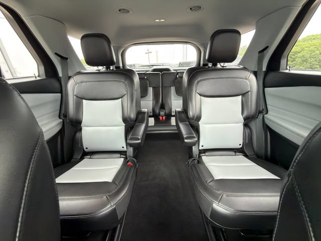 Used 2023 Ford Explorer XLT w/ Equipment Group 202A AWD/4WD image 34