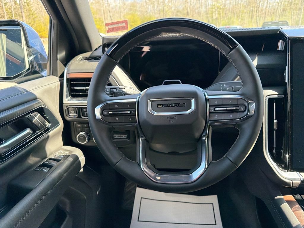 New 2026 GMC Yukon XL Denali w/ Denali Reserve Package image 17