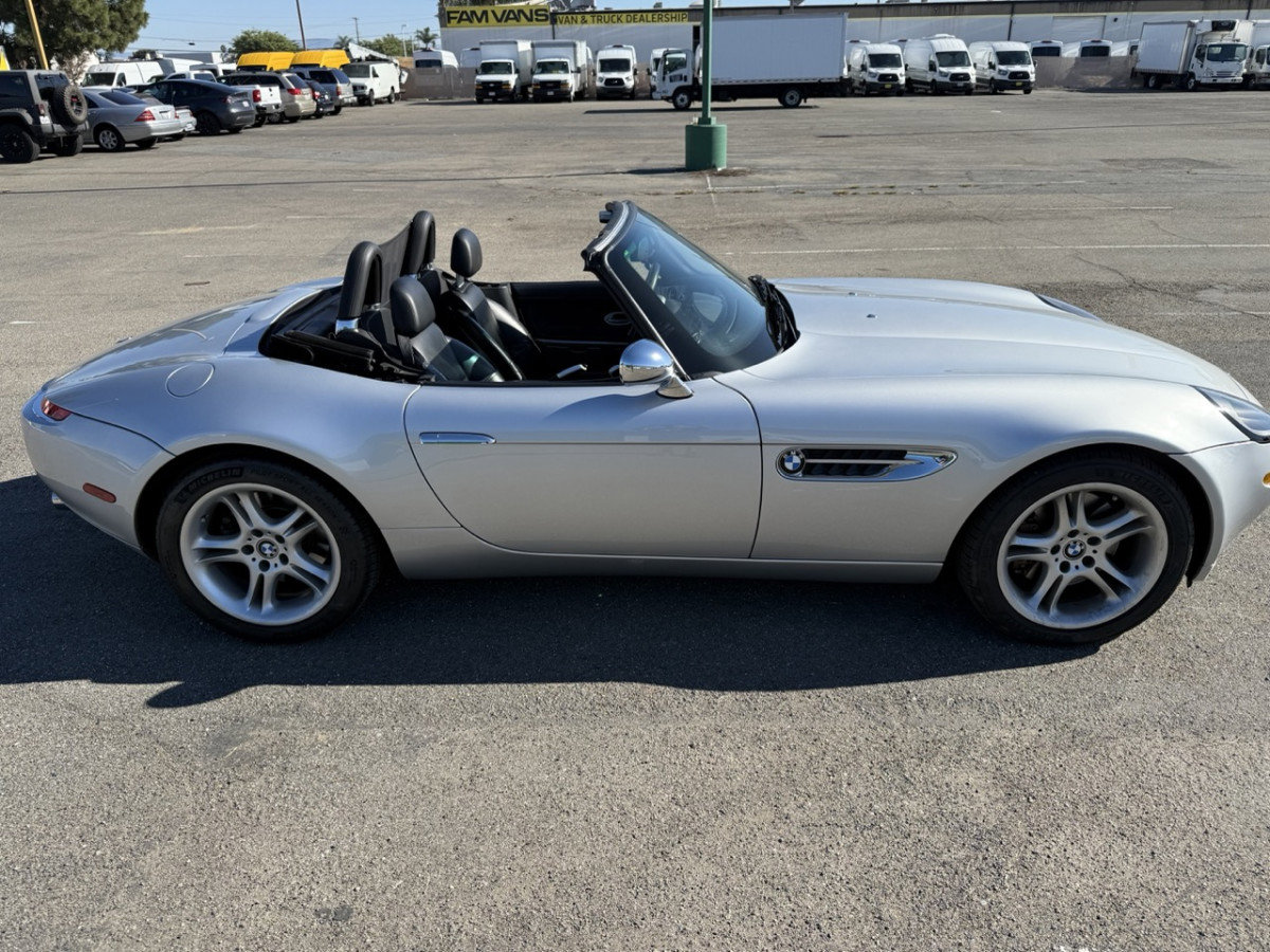 Used 2003 BMW Z8 image 12