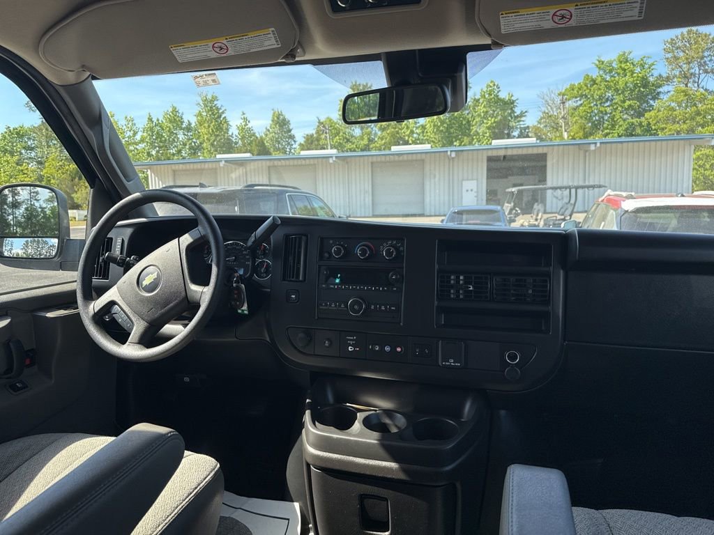 Used 2024 Chevrolet Express 3500 LT w/ LT Preferred Equipment Group RWD image 6