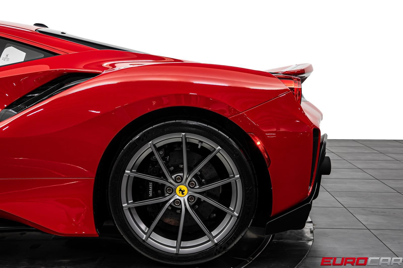 Used 2019 Ferrari 488 Pista Coupe RWD image 20