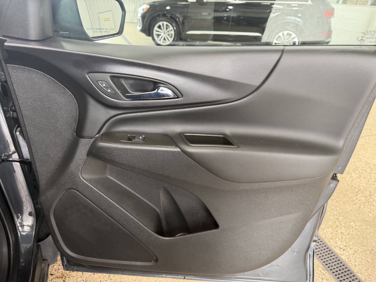 Used 2023 Chevrolet Equinox LT FWD image 27