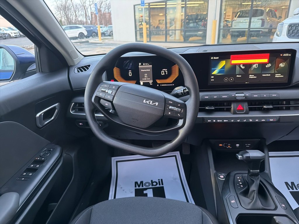New 2025 Kia K4 LXS image 25