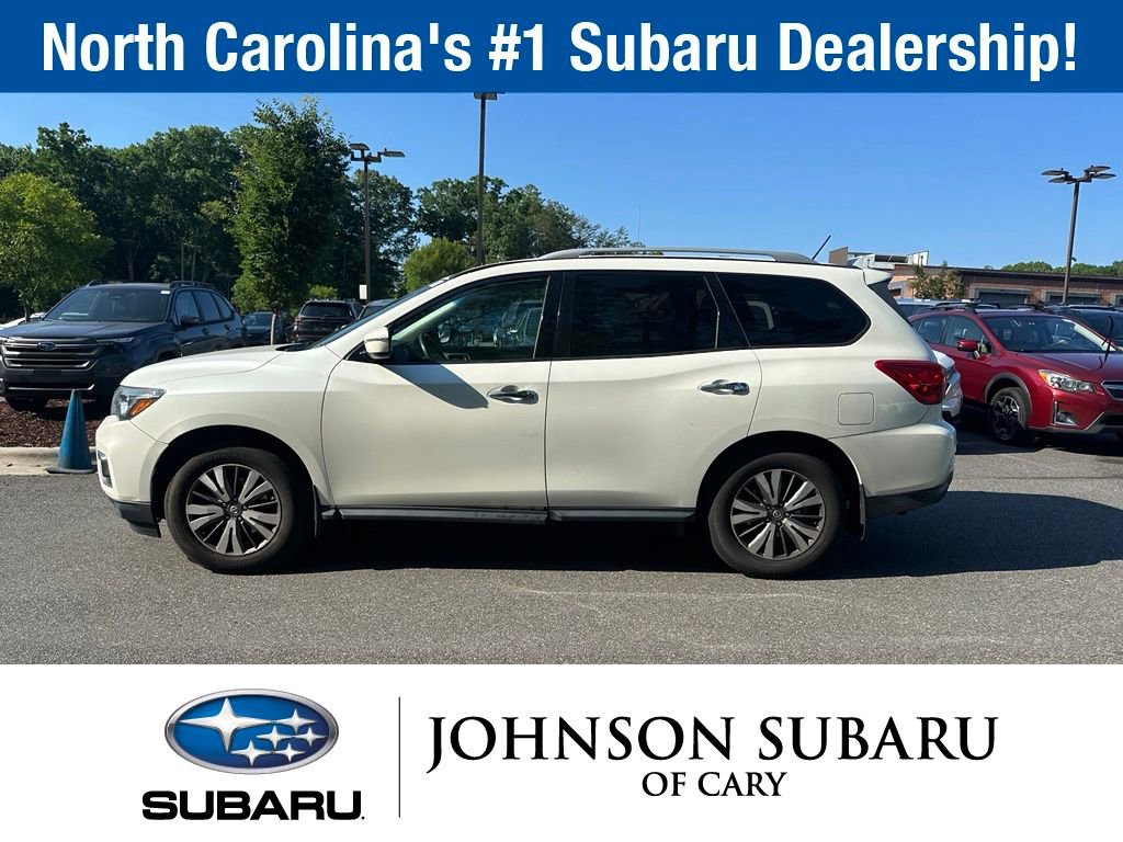 Used 2017 Nissan Pathfinder SV AWD/4WD image 5