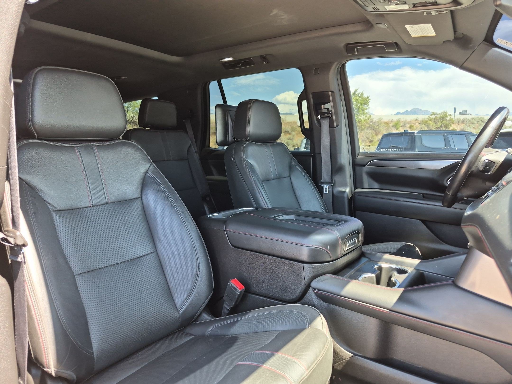 Used 2021 Chevrolet Tahoe RST w/ Luxury Package AWD/4WD image 30