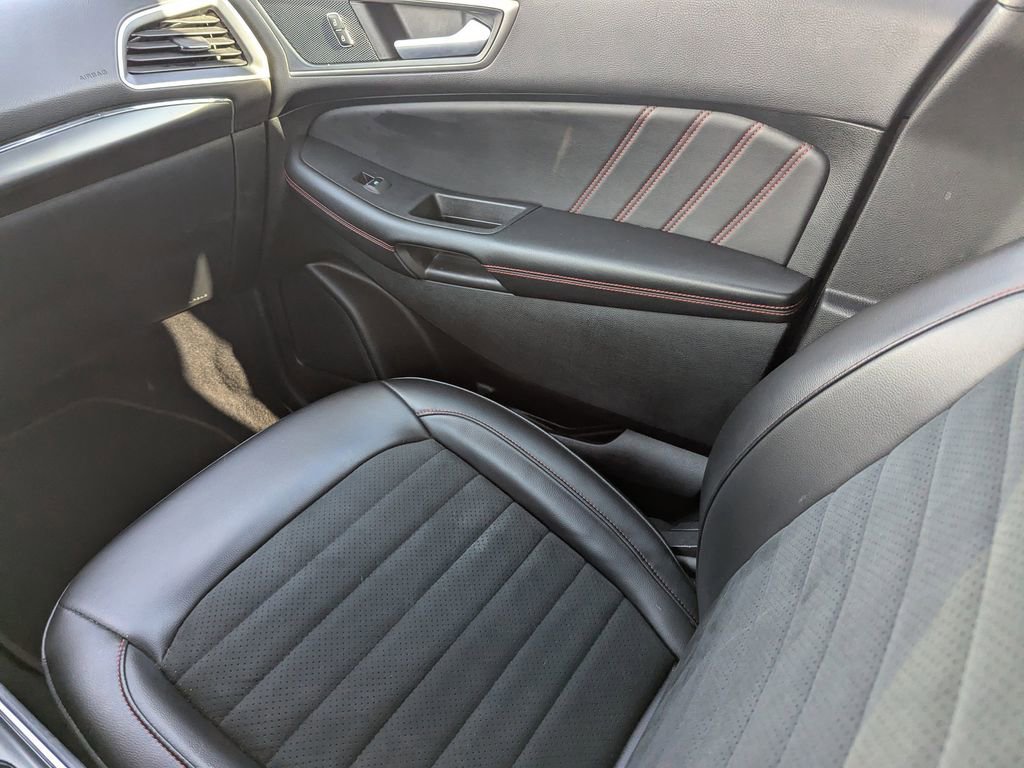 Used 2023 Ford Edge ST-Line image 14
