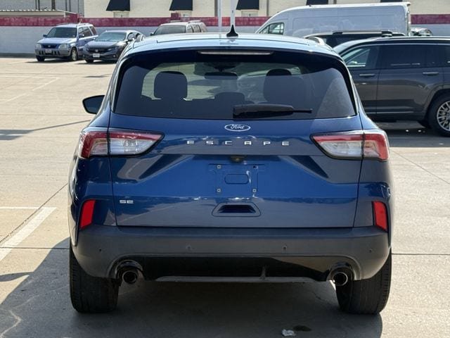 Used 2022 Ford Escape SE w/ SE Sport Appearance Package FWD image 5