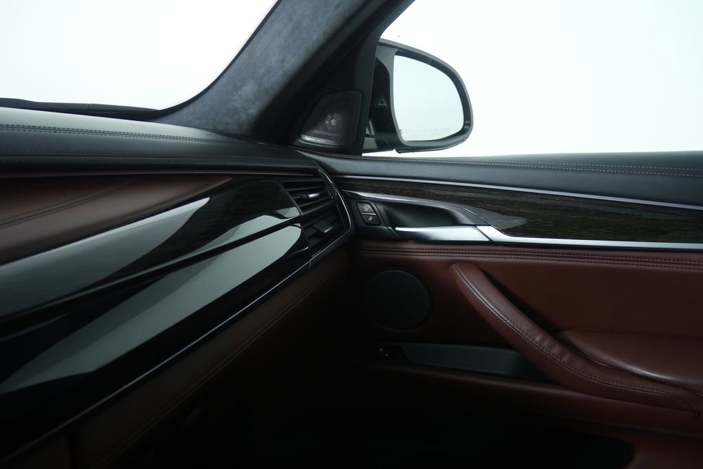 Used 2019 BMW X6 M w/ Executive Package image 30