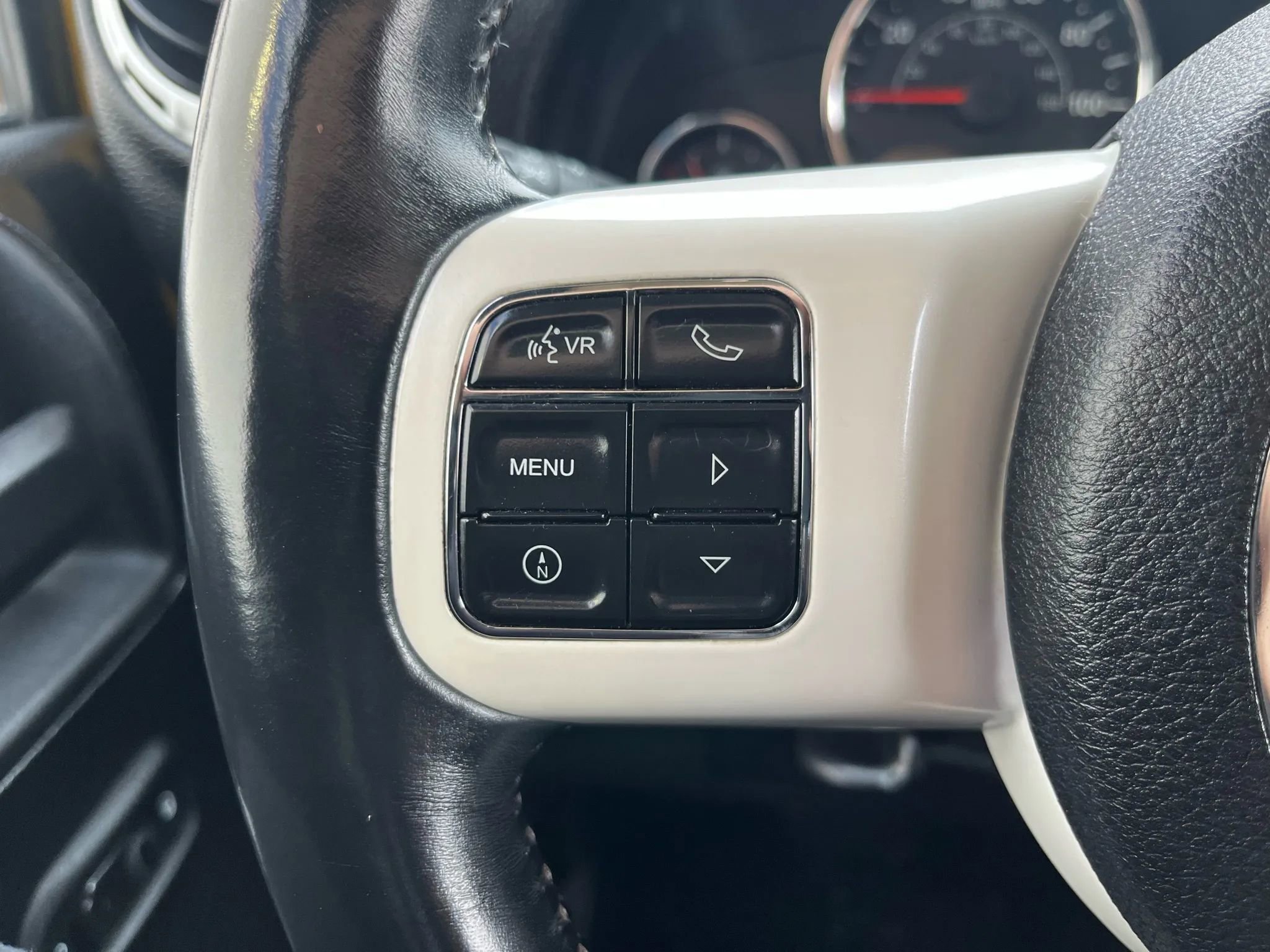 Used 2015 Jeep Wrangler Unlimited Sahara image 21