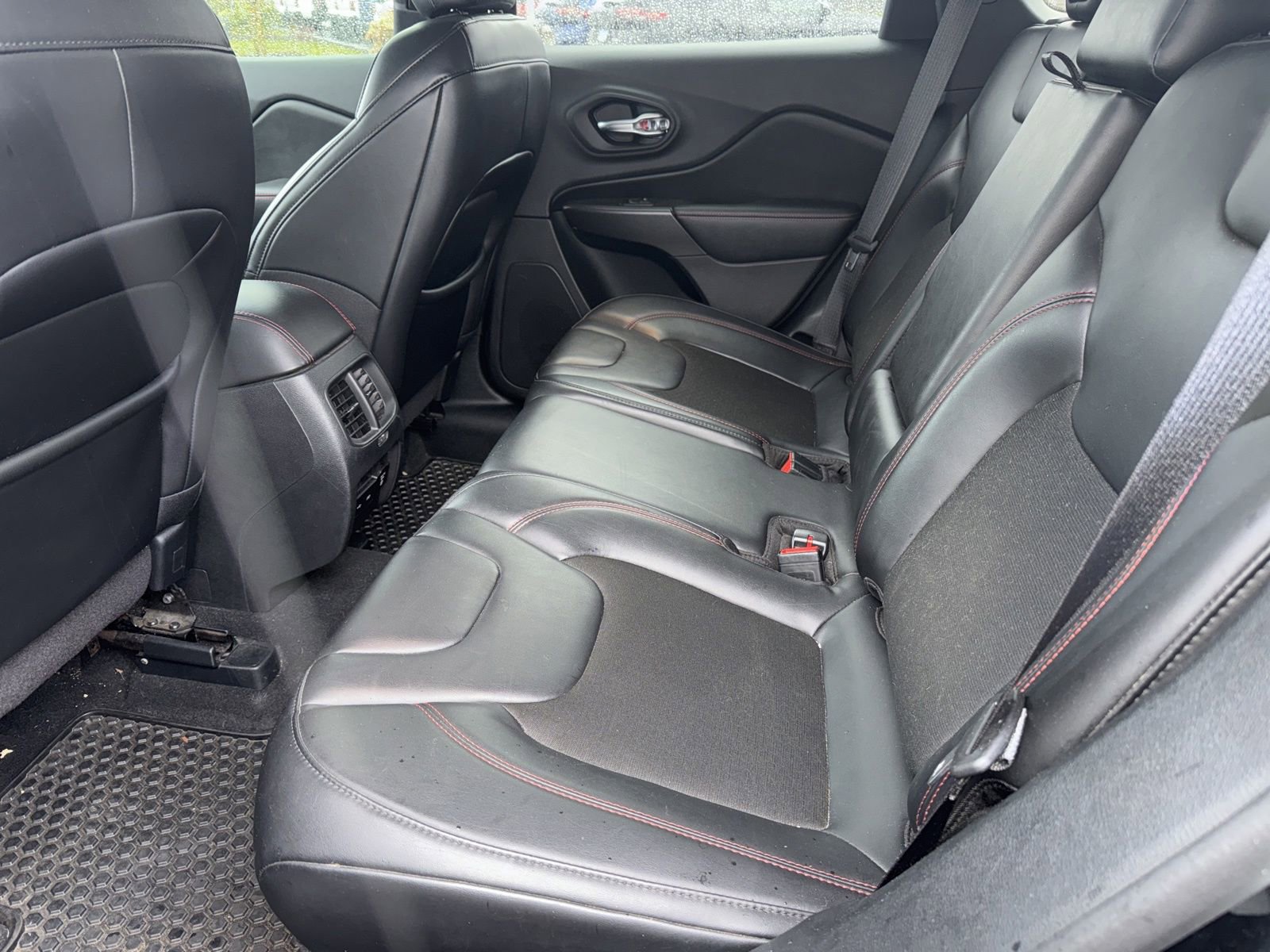 Used 2020 Jeep Cherokee Trailhawk w/ Comfort/Convenience Group image 19