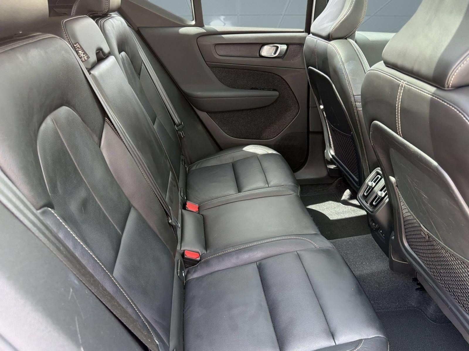Certified 2023 Volvo XC40 B4 Plus w/ Protection Package Premier FWD image 29