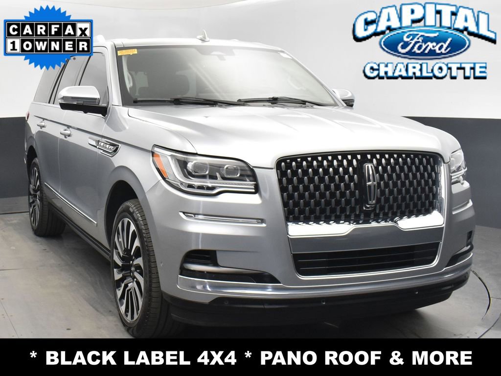 Used 2023 Lincoln Navigator Black Label AWD/4WD image 2