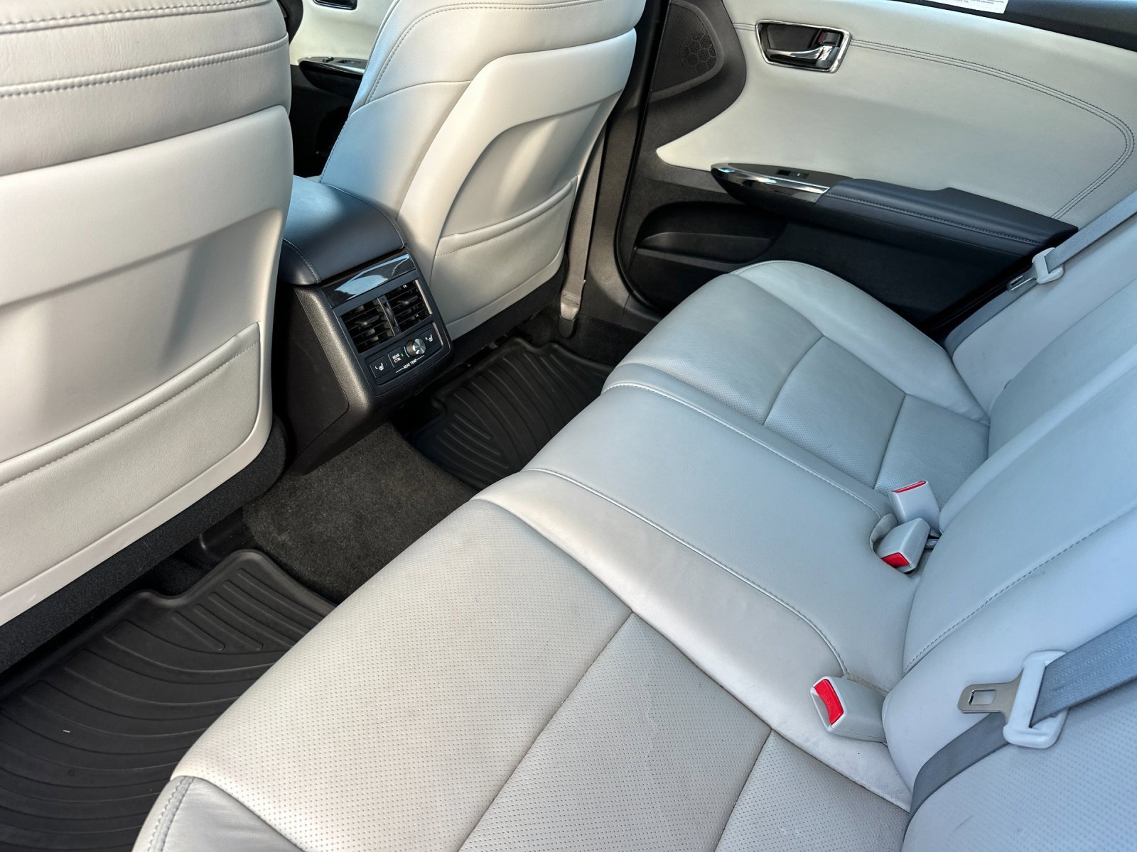 Used 2014 Toyota Avalon Limited image 12