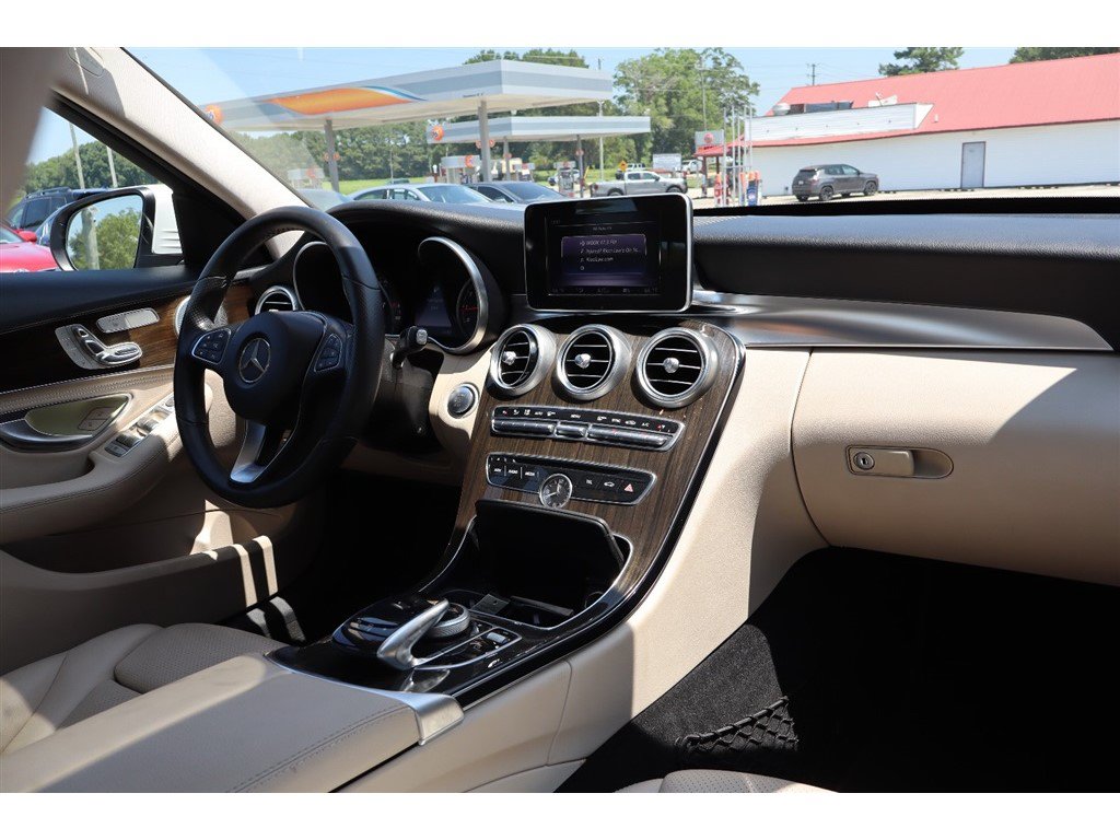 Used 2015 Mercedes-Benz C 300 Sedan image 24