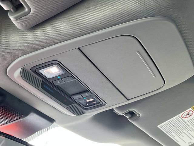 Used 2025 Ford F250 XLT image 32