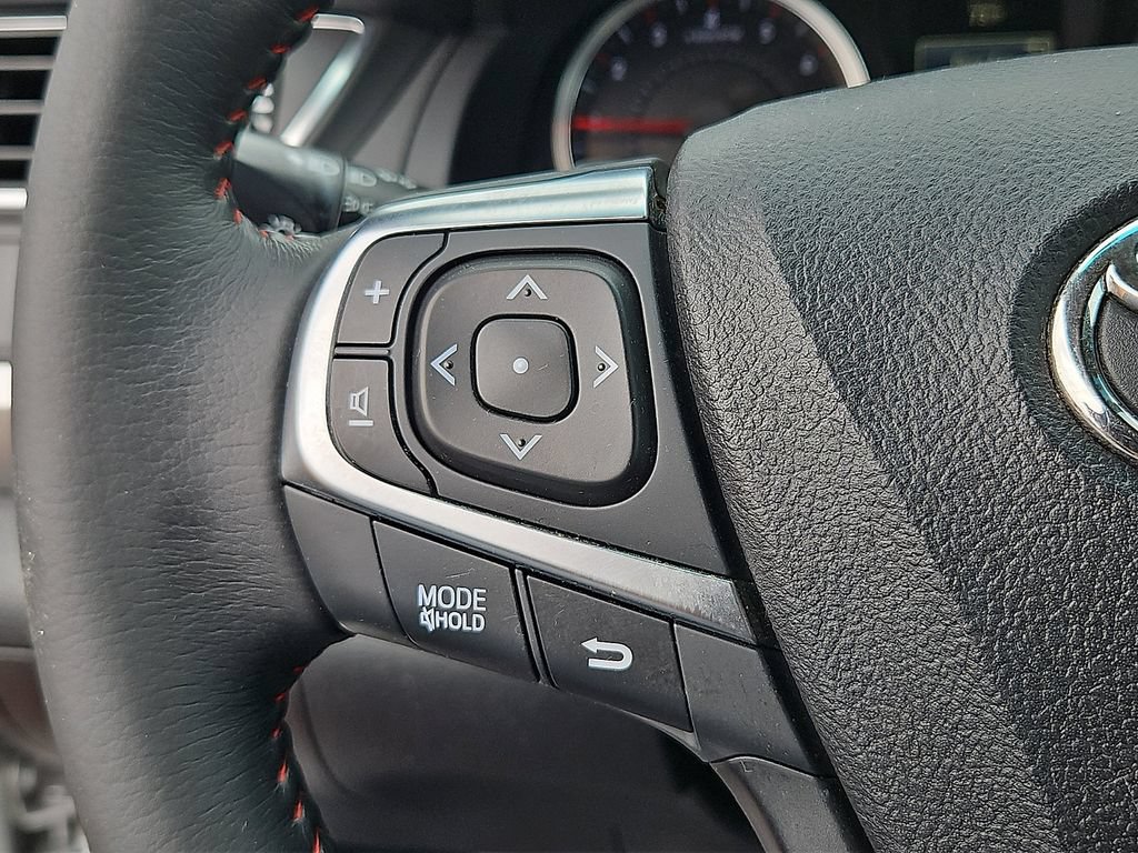 Used 2017 Toyota Camry SE w/ Moonroof Package FWD image 22