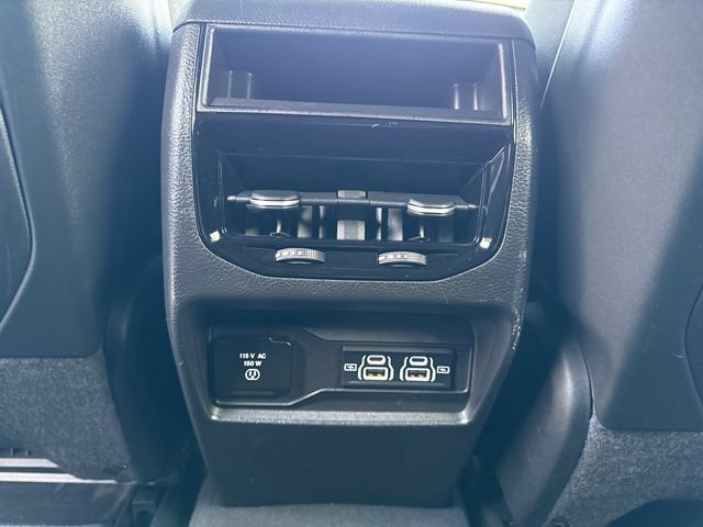 Used 2023 Jeep Grand Cherokee Altitude AWD/4WD image 18