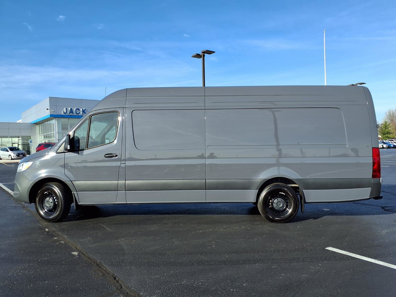 Used 2025 Mercedes-Benz Sprinter 2500 image 24