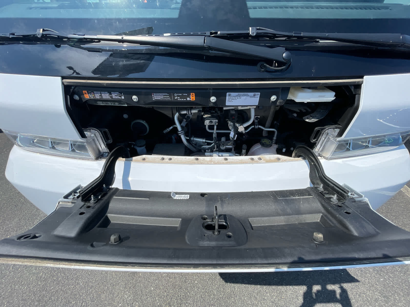 New 2025 Chevrolet Brightdrop 400 w/ Power Door Package AWD/4WD image 13