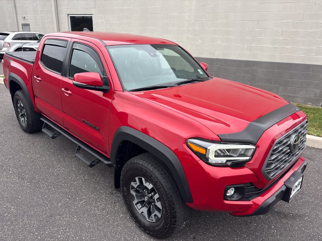 Used 2023 Toyota Tacoma TRD Off-Road w/ Technology Package AWD/4WD image 2