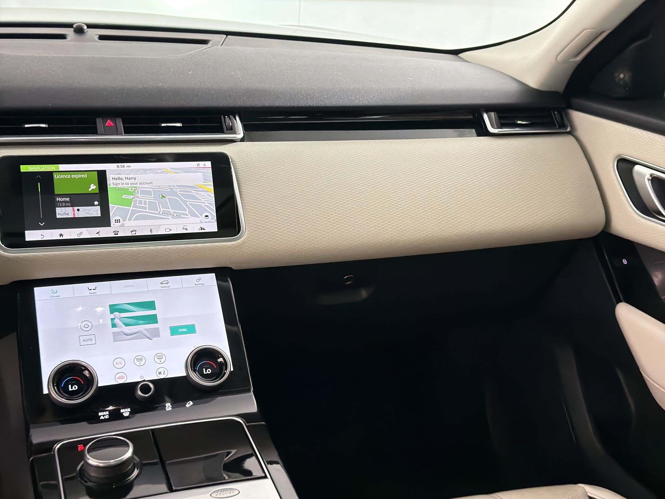 Used 2020 Land Rover Range Rover Velar S image 29