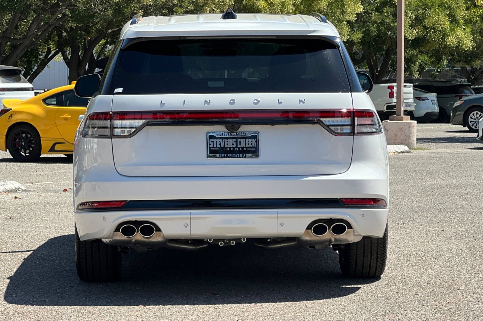 New 2026 Lincoln Aviator 2WD w/ Jet Appearance Package image 5
